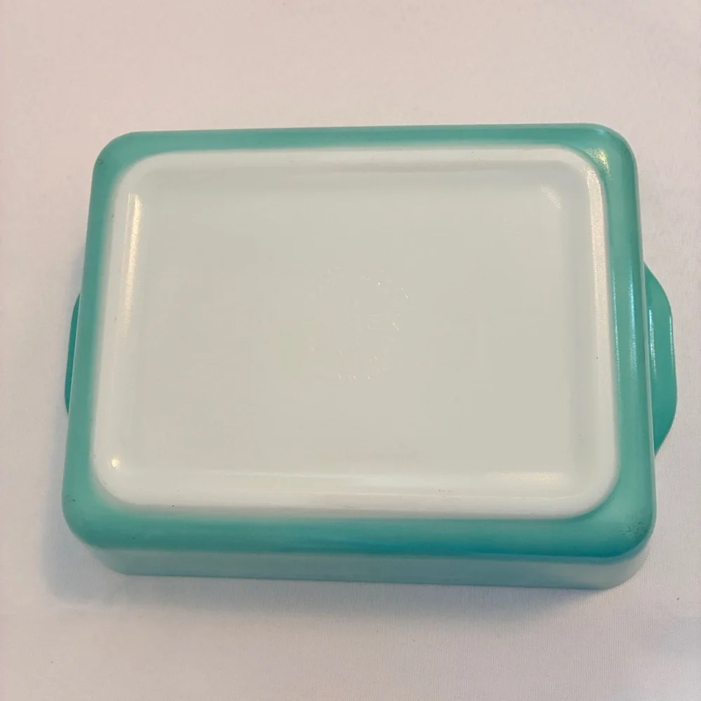 Pyrex Turquoise 1.5 Quart Refrigerator Dish With Lid 503 Vintage